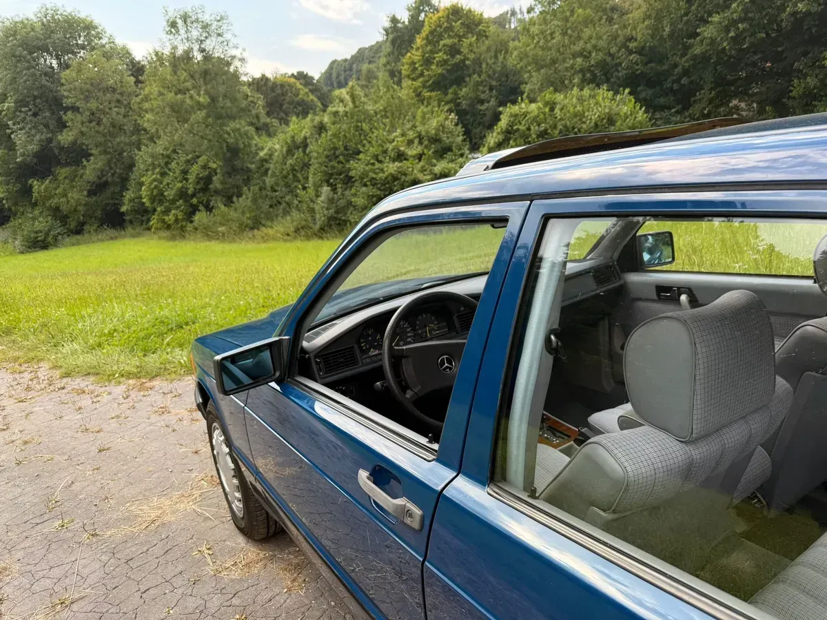 Mercedes-Benz 190E 2.0 – Bild 4